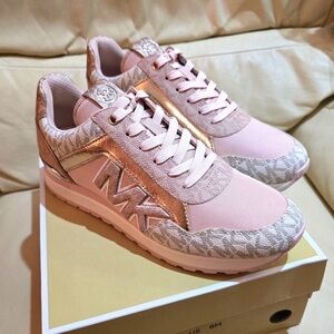 Michael Kors Maddy Trainer Sneakers Powder Blush Pink MK Logo GoldAccent 9.5 NIB